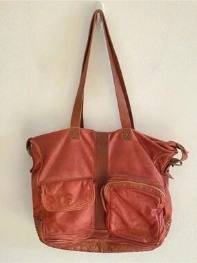 Samant Chauhan leather bag